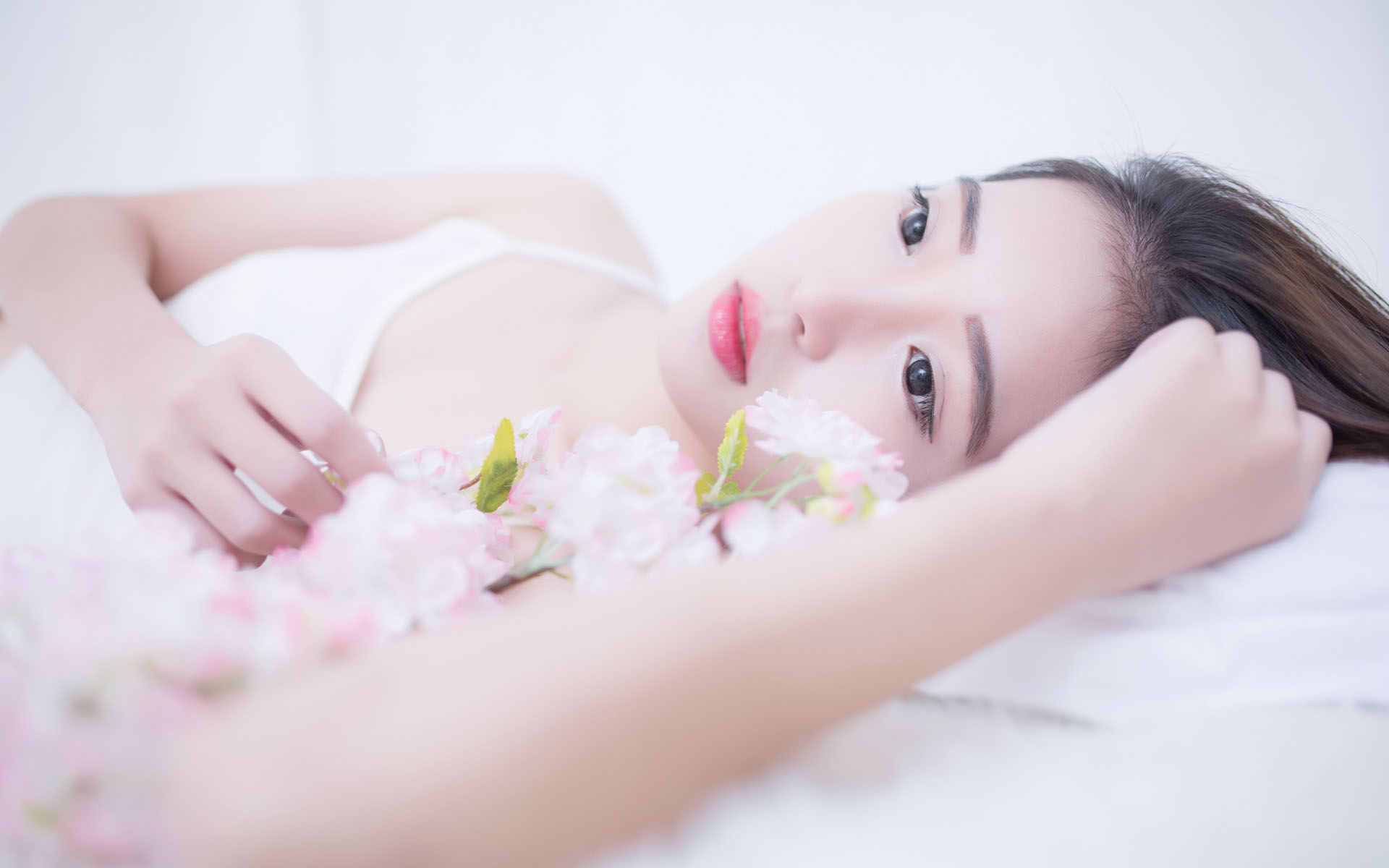 青海：强降雨致多条道路中断 交通部门全力抢通保畅